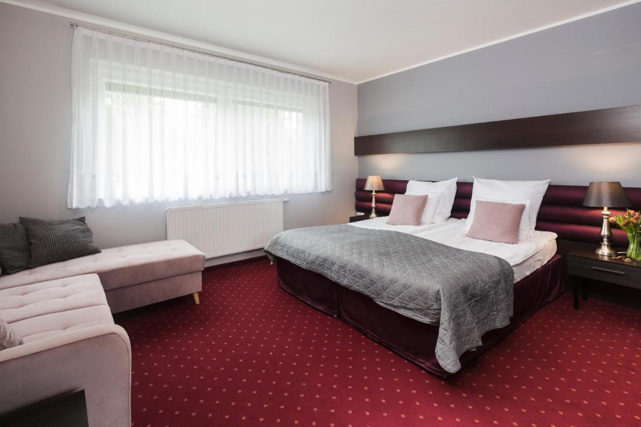 Hotel Noce I Dnie Postołowo Exterior foto